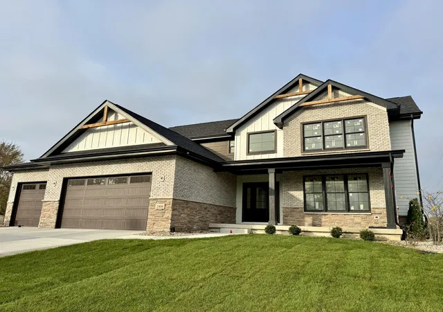 Single family home for sale at 2412 Apple Ct, Schererville, IN 46375 | MLS# 836157
