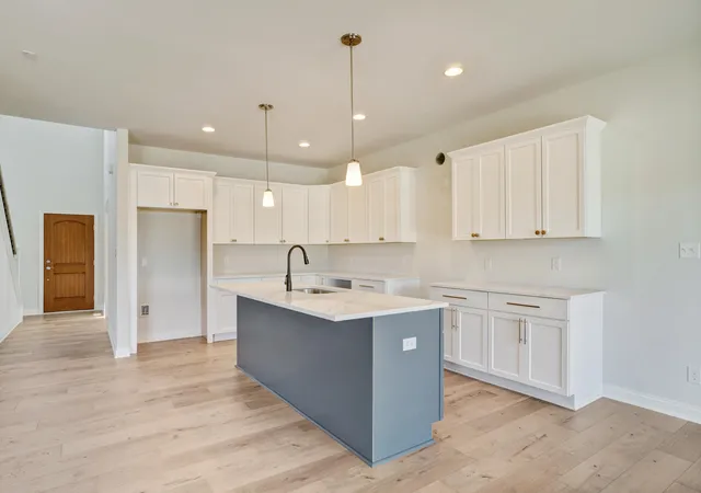 3rd image of 1660 Forest Ridge Dr, Valparaiso, IN 46385 | MLS# 810019