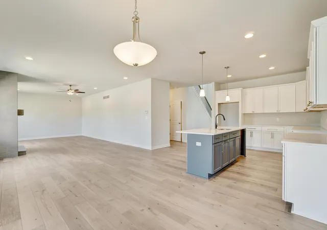 4th image of 1660 Forest Ridge Dr, Valparaiso, IN 46385 | MLS# 810019