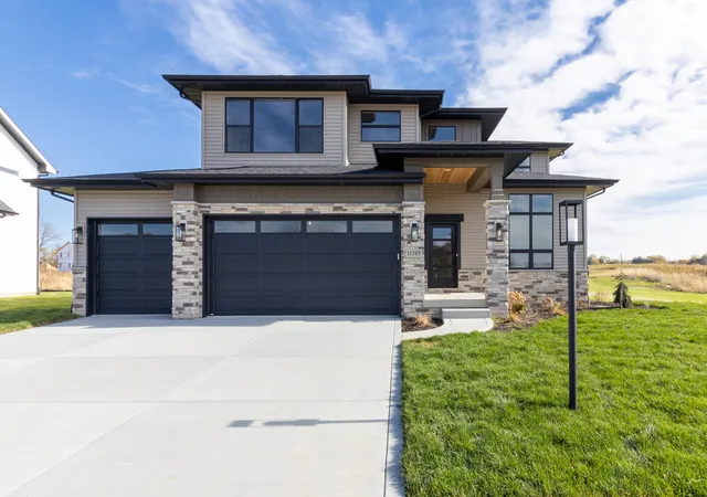 1st image of 1757 Forest Ridge Dr, Valparaiso, IN 46385 | MLS# 810040