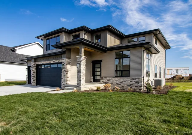 2nd image of 1757 Forest Ridge Dr, Valparaiso, IN 46385 | MLS# 810040