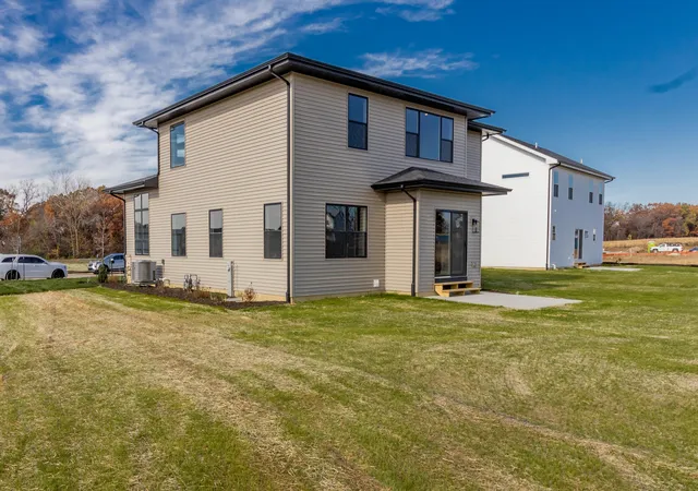 36th image of 1757 Forest Ridge Dr, Valparaiso, IN 46385 | MLS# 810040