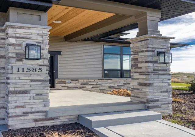 3rd image of 1757 Forest Ridge Dr, Valparaiso, IN 46385 | MLS# 810040