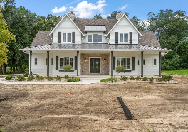 Photo 1 of Single family home for sale at 16675 Willard Ln, Lowell, IN 46356 | MLS# 815284 | Listing updated on 2026-10-01