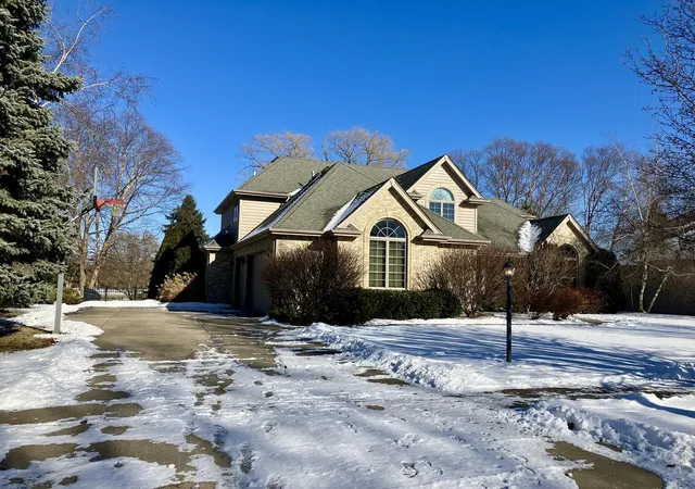 2nd image of 1837 Cherrywood Ln, Munster, IN 46321 | MLS# 815209