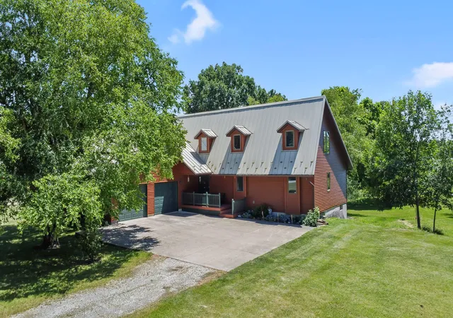Photo 4 of Single family home for sale at 112 E 900 North, La Porte, IN 46350 | MLS# 815986 | Listing updated on 2026-09-24