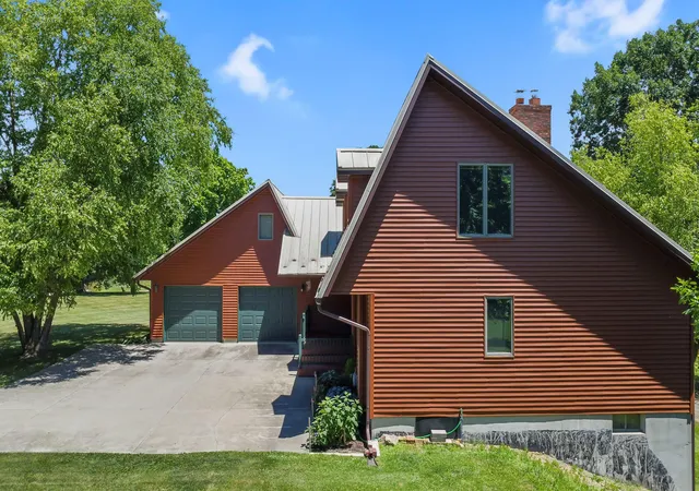 Photo 3 of Single family home for sale at 112 E 900 North, La Porte, IN 46350 | MLS# 815986 | Listing updated on 2026-08-23