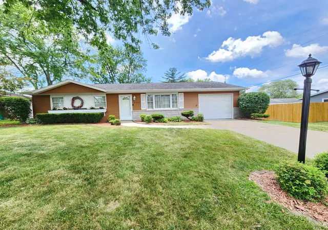 2nd image of 2933 79th Pl W, Merrillville, IN 46410 | MLS# 823714