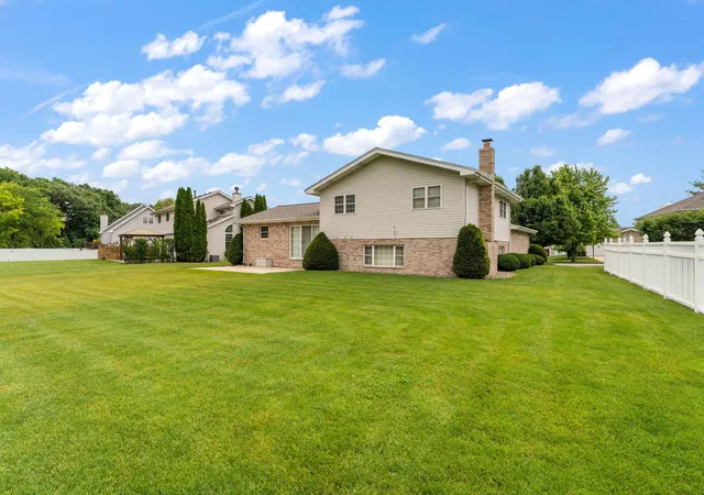 Photo 30 of Single family home for sale at 3128 Austgen Pl, Dyer, IN 46311 | MLS# 840485 | Listing updated on 2026-09-06