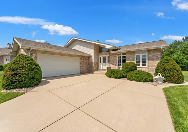 Photo 1 of Single family home for sale at 3128 Austgen Pl, Dyer, IN 46311 | MLS# 840485 | Listing updated on 2026-09-06