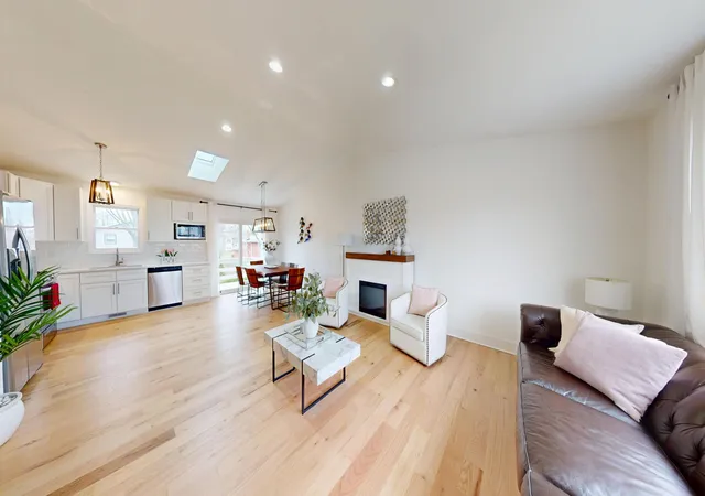 4th image of 3064 Parkwood Pl, Crown Point, IN 46307 | MLS# 827771