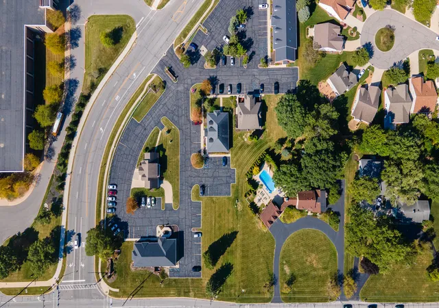 2nd image of 460 Vale Park Rd, Valparaiso, IN 46385 | MLS# 828181