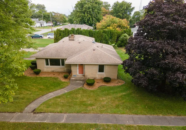 Homes for sale in La Crosse, IN | 601 E Main St, La Crosse, IN 46348 | MLS# 828306