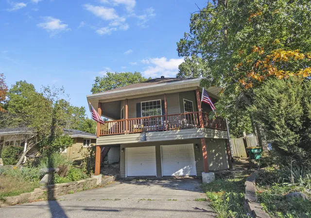 3rd image of 739 N Montgomery St N, Gary, IN 46403 | MLS# 829538