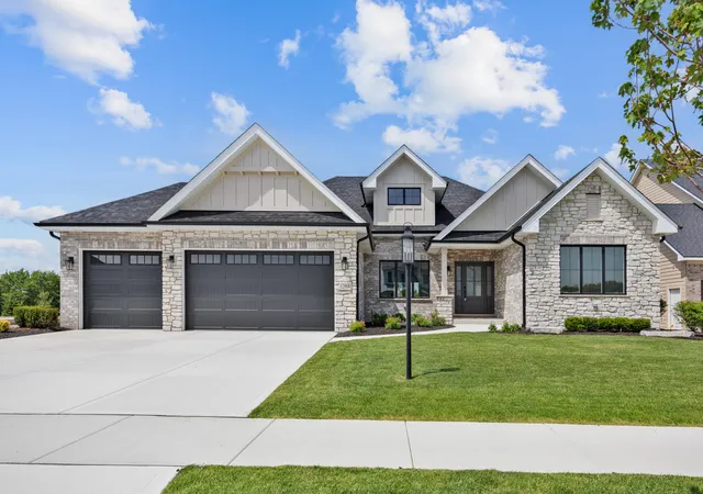 Homes for sale in Saint John, IN | 12984 Spirea Ave, Saint John, IN 46373 | MLS# 829211