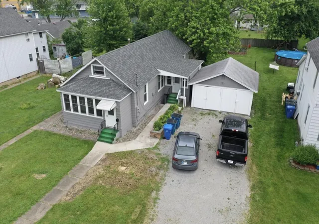 1st image of 150 N Ridge St, Crown Point, IN 46307 | MLS# 829436