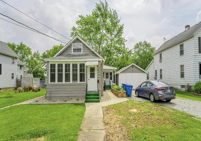 2nd image of 150 N Ridge St, Crown Point, IN 46307 | MLS# 829436