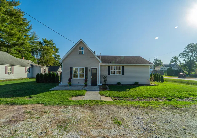 Photo 1 of Single family home for sale at 205 E Grove St, Wheatfield, IN 46392 | MLS# 844780 | Listing updated on 2026-09-04