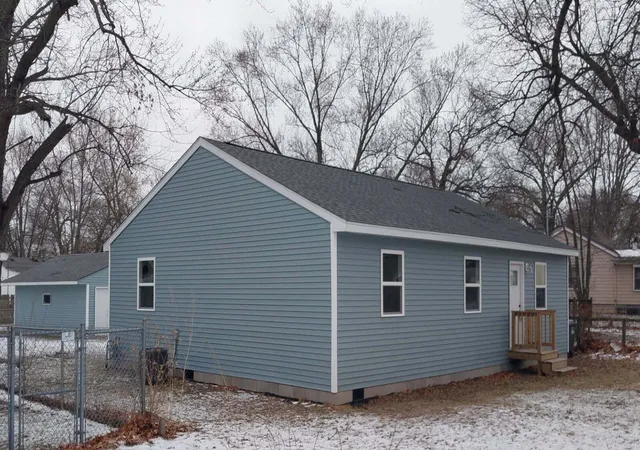 Homes for sale in Lake Station, IN | 4124 Liverpool Rd, Lake Station, IN 46405 | MLS# 831017