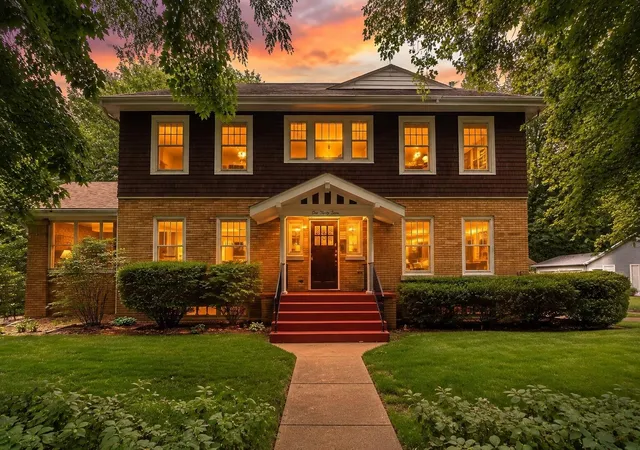2nd image of 158 S Greenwich St, Valparaiso, IN 46383 | MLS# 831825