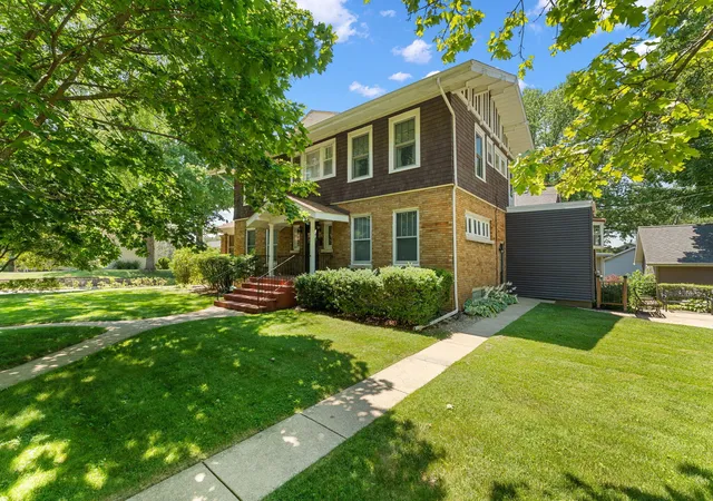 32nd image of 158 S Greenwich St, Valparaiso, IN 46383 | MLS# 831825