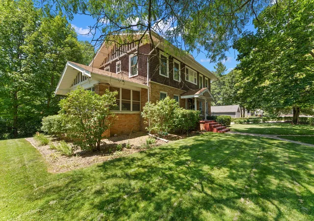 5th image of 158 S Greenwich St, Valparaiso, IN 46383 | MLS# 831825