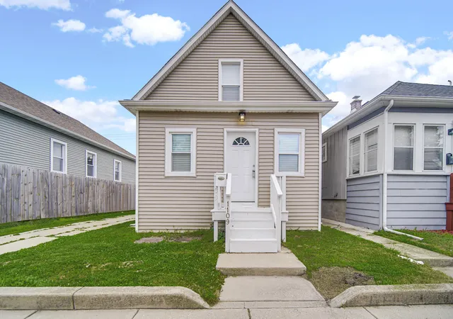 1st image of 1109 Truman St, Hammond, IN 46320 | MLS# 842648