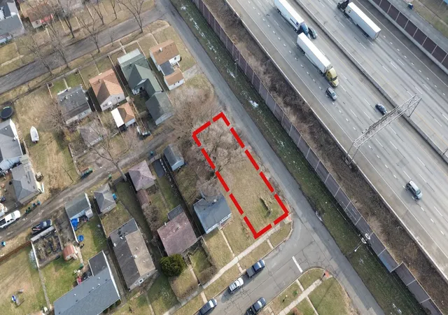 2nd image of 7627 Walnut Ave, Hammond, IN 46324 | MLS# 832371