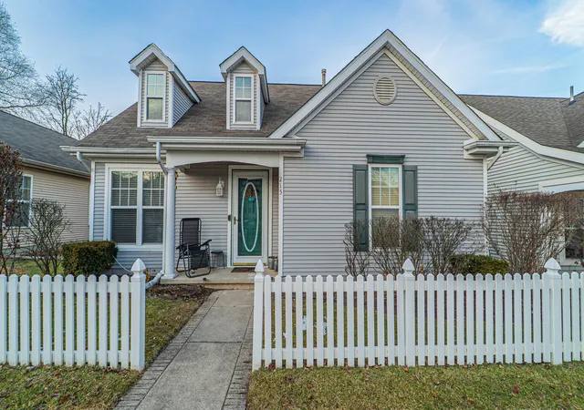 1st image of 215 Dundee St, Valparaiso, IN 46385 | MLS# 832495