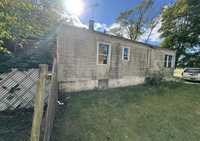 Photo 3 of Single family home for sale at 4317 Harrison St, Gary, IN 46408 | MLS# 832885 | Listing updated on 2026-01-16