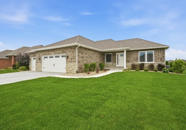 1st image of 9360 W 106th Pl, Saint John, IN 46373 | MLS# 832942