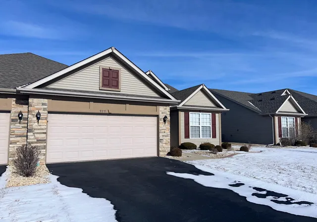 Homes for sale in Dyer, IN | 977 Rockwell Ln, Dyer, IN 46311 | MLS# 833108