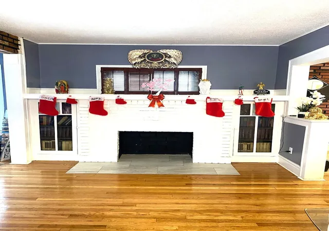 3rd image of 1212 W Taft St, Gary, IN 46404 | MLS# 833275