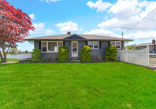 3rd image of 238 W Johnson Rd, La Porte, IN 46350 | MLS# 833187