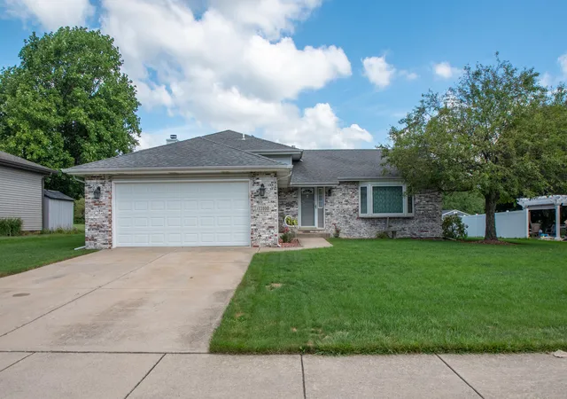 Homes for sale in St. John, IN | 13100 Snowberry Ln, St. John, IN 46373 | MLS# 833487