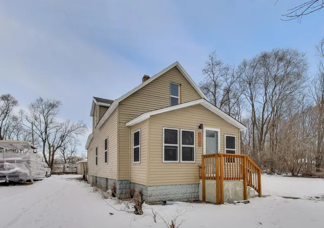 Homes for sale in Gary, IN | 2376 Connecticut St, Gary, IN 46407 | MLS# 833684