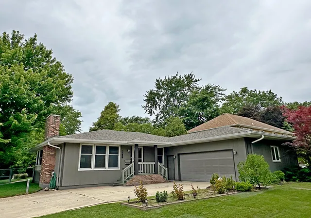 Photo 1 of Sale Pending at 8440 Van Buren Ct, Munster, IN 46321 | MLS# 833732 | Listing updated on 2026-08-19