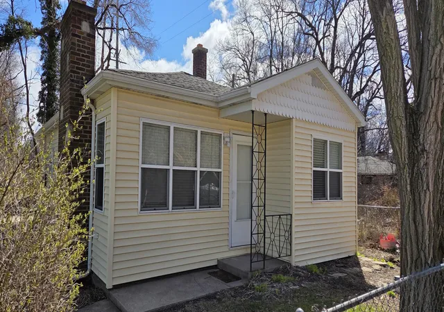 2nd image of 801 N Shelby St, Gary, IN 46403 | MLS# 833850