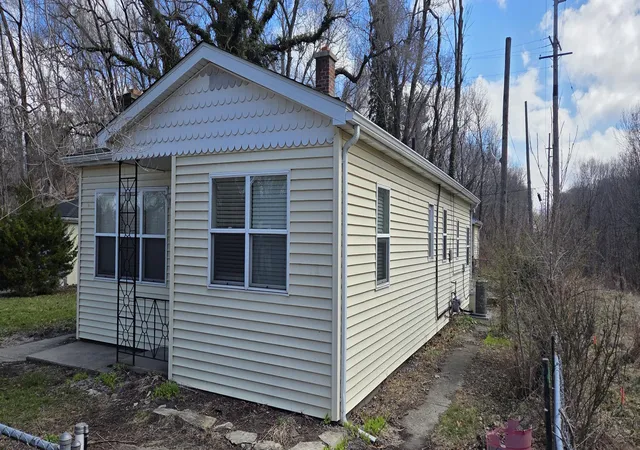 3rd image of 801 N Shelby St, Gary, IN 46403 | MLS# 833850