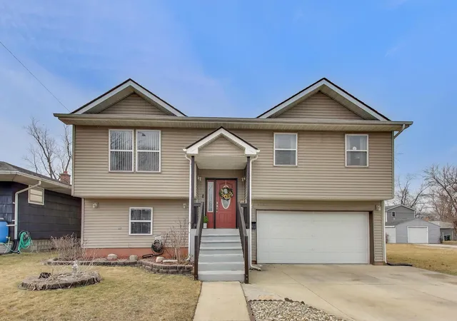 1st image of 6720 Carolina Ave, Hammond, IN 46323 | MLS# 834254