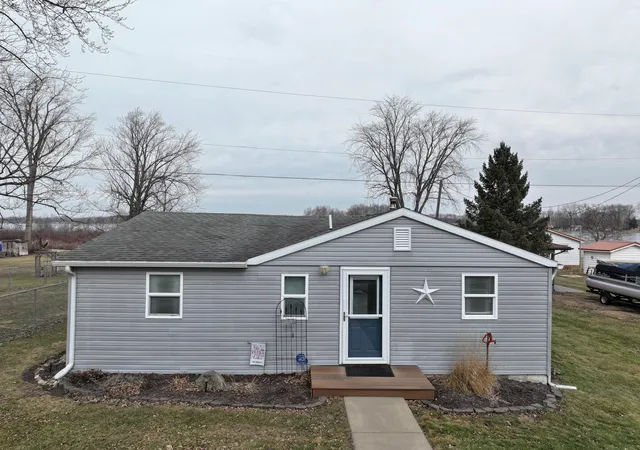 Homes for sale in Kewanna, IN | 11446 W South Park Rd, Kewanna, IN 46939 | MLS# 834218
