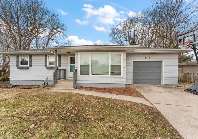 Homes for sale in Merrillville, IN | 1142 W 72nd Ln, Merrillville, IN 46410 | MLS# 834288
