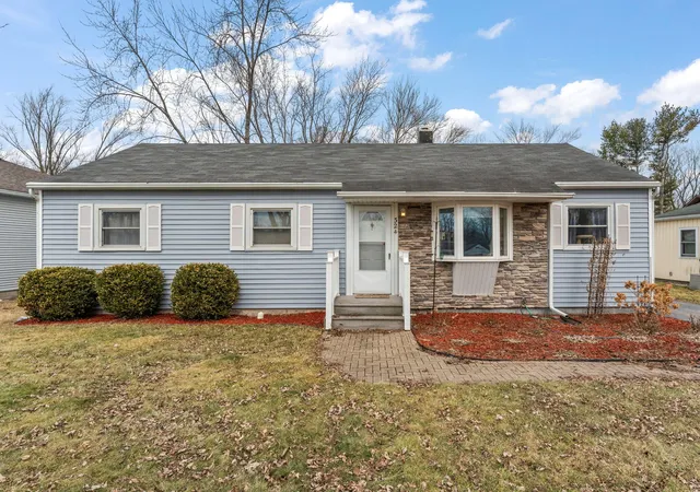 Homes for sale in Crown Point, IN | 324 Maple St, Crown Point, IN 46307 | MLS# 834475