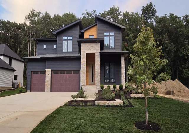 Photo 1 of Single family home for sale at 85 Eskir Ln, Crown Point, IN 46307 | MLS# 834538 | Listing updated on 2026-09-23