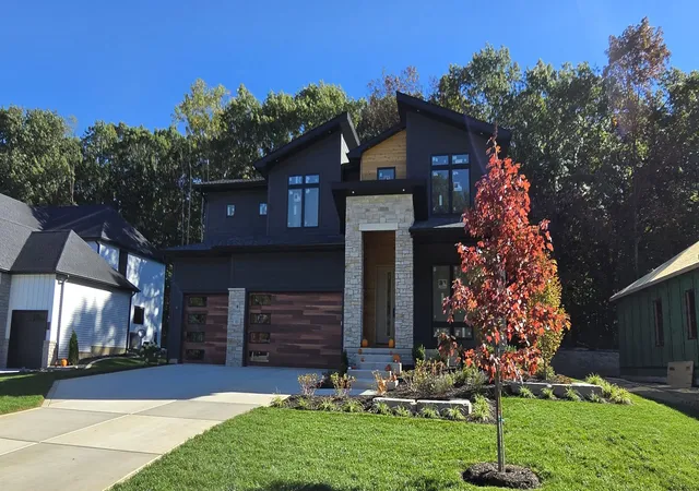 Photo 2 of Single family home for sale at 85 Eskir Ln, Crown Point, IN 46307 | MLS# 834538 | Listing updated on 2026-10-20