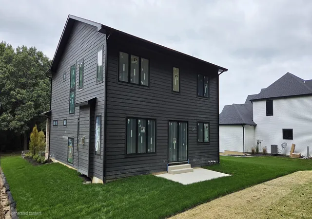 Photo 3 of Single family home for sale at 85 Eskir Ln, Crown Point, IN 46307 | MLS# 834538 | Listing updated on 2026-09-24