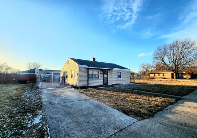 3rd image of 2152 Marshall Pl, Gary, IN 46404 | MLS# 834479