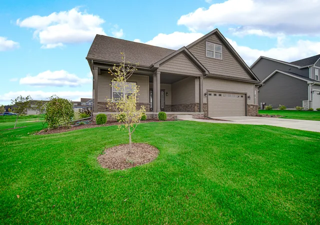 Photo 3 of Single family home for sale at 840 Idlewild Ln, Chesterton, IN 46304 | MLS# 834653 | Listing updated on 2026-09-16