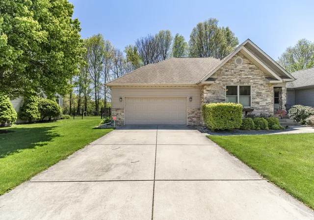 Homes for sale in Chesterton, IN | 4171 Westwood Ln S, Chesterton, IN 46304 | MLS# 838949