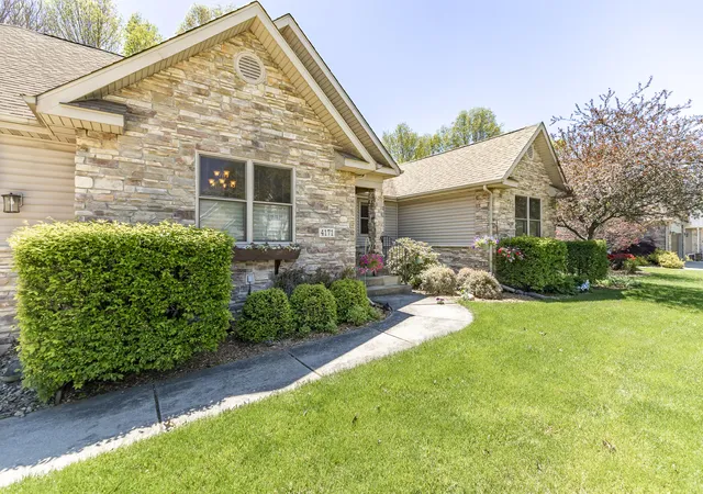 Homes for sale in Chesterton, IN | 4171 Westwood Ln S, Chesterton, IN 46304 | MLS# 838949